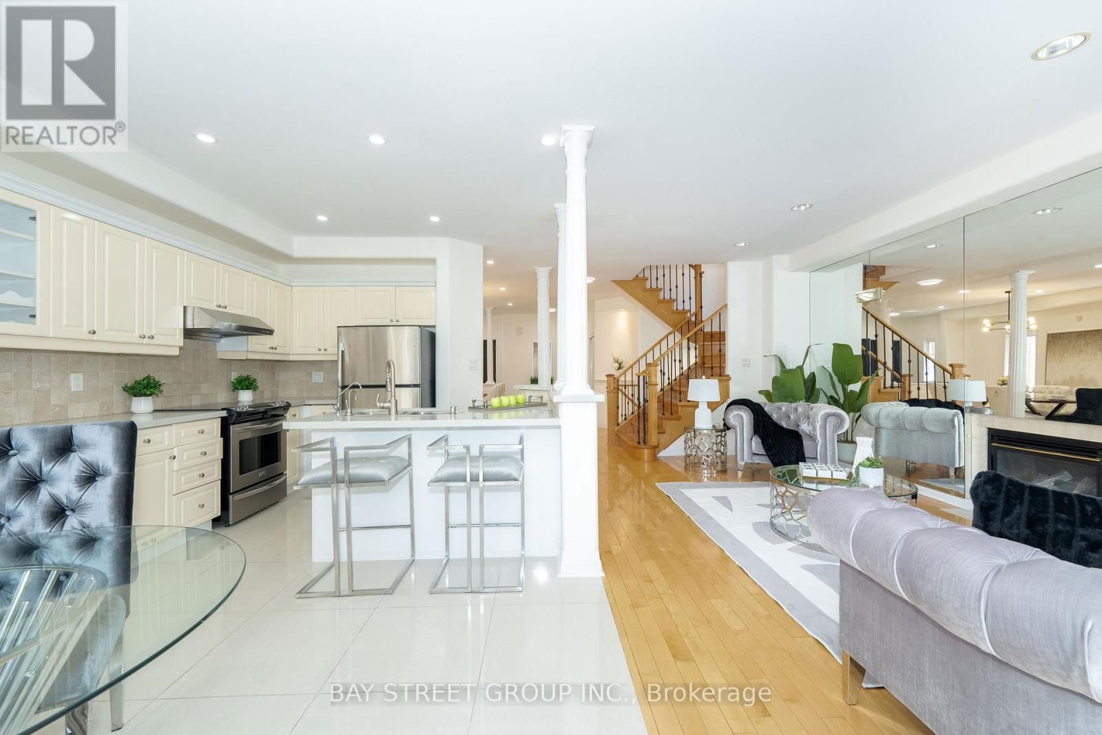 68 SAPPHIRE DRIVE Image 6