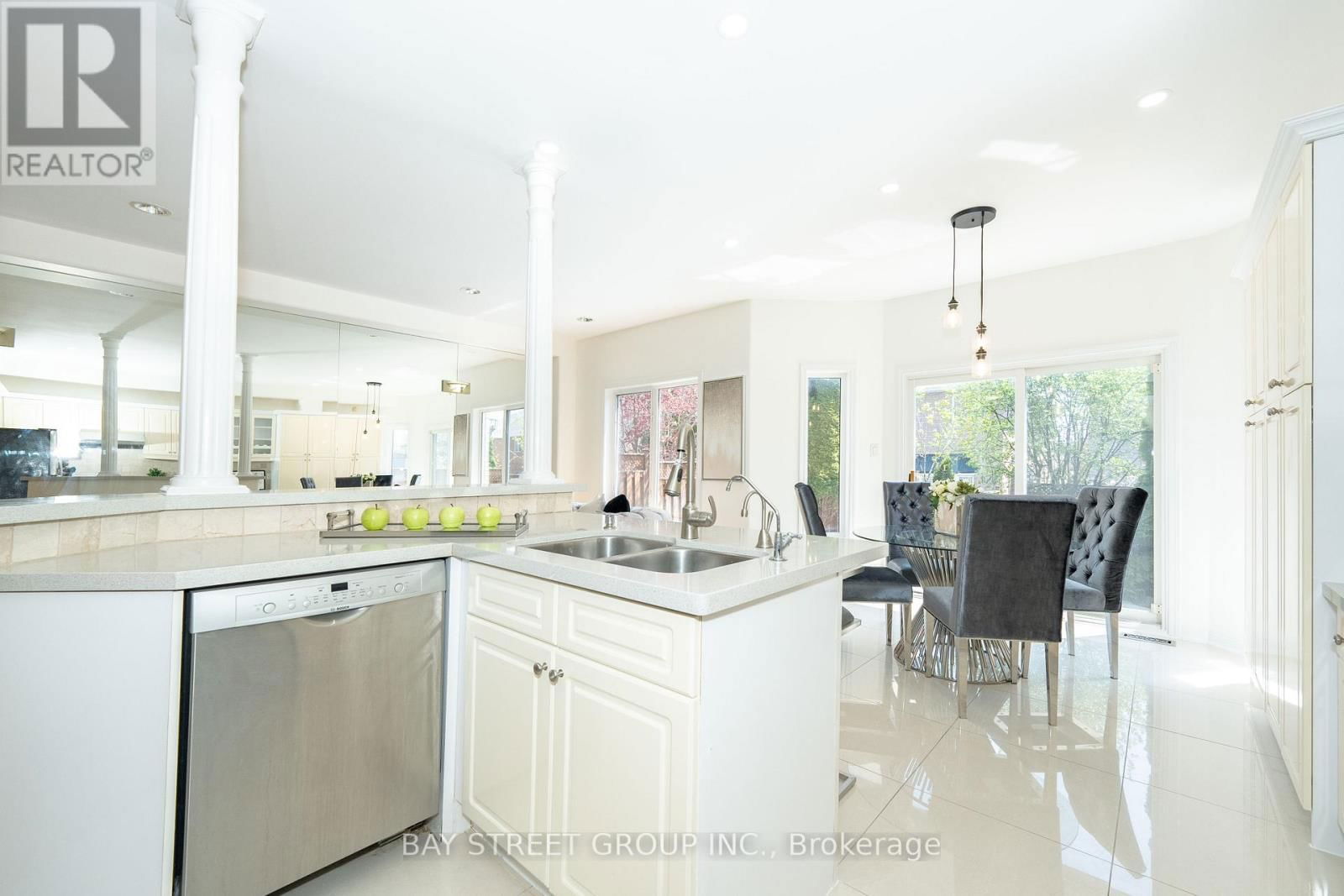 68 SAPPHIRE DRIVE Image 9