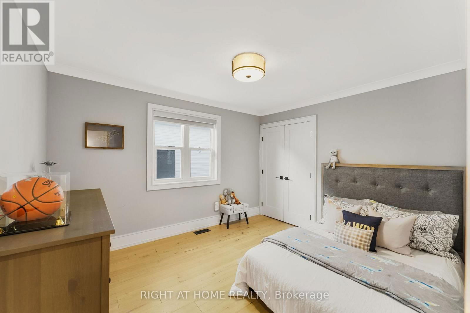 17 GEORGE STREET Image 26