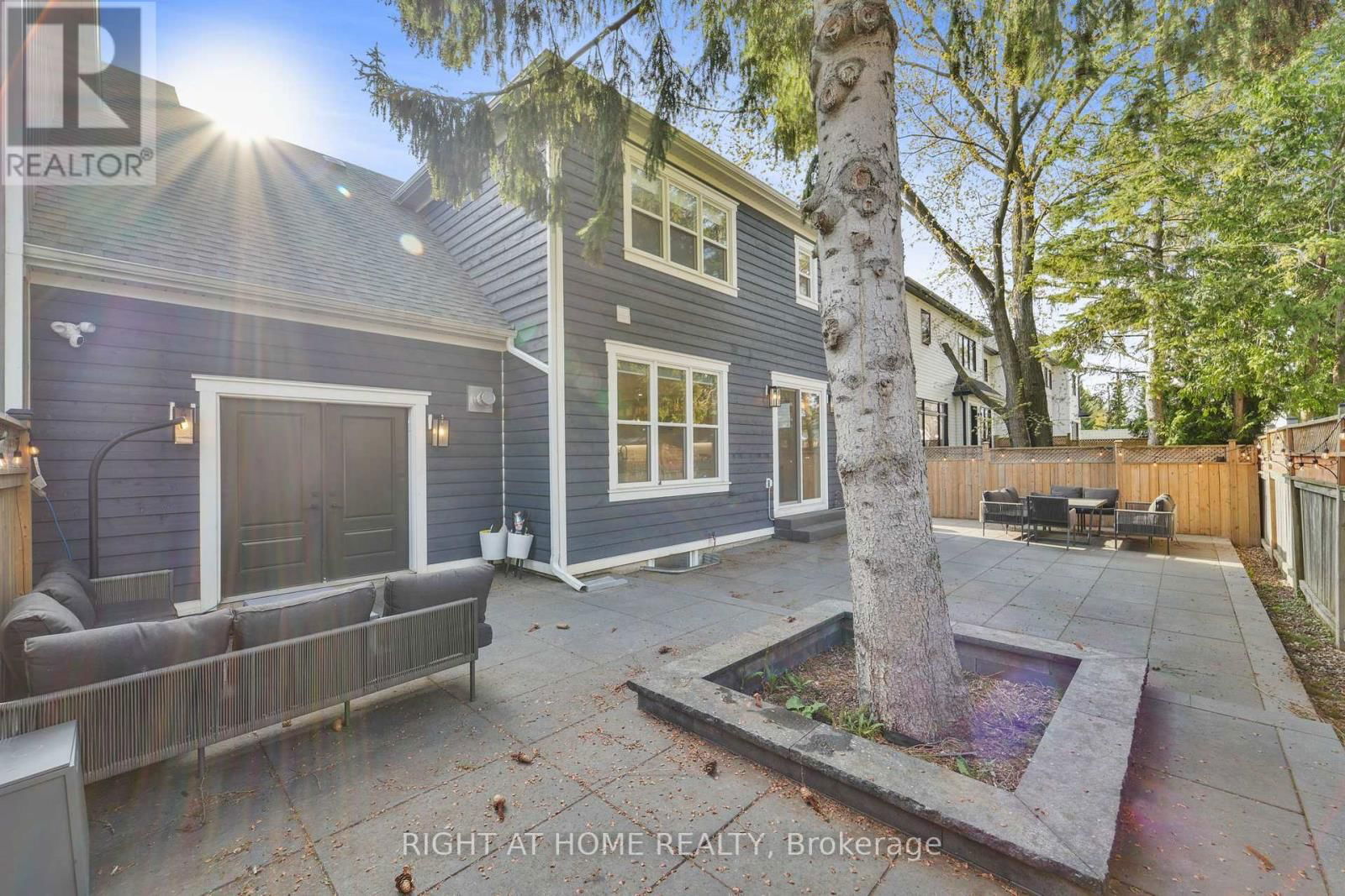 17 GEORGE STREET Image 36