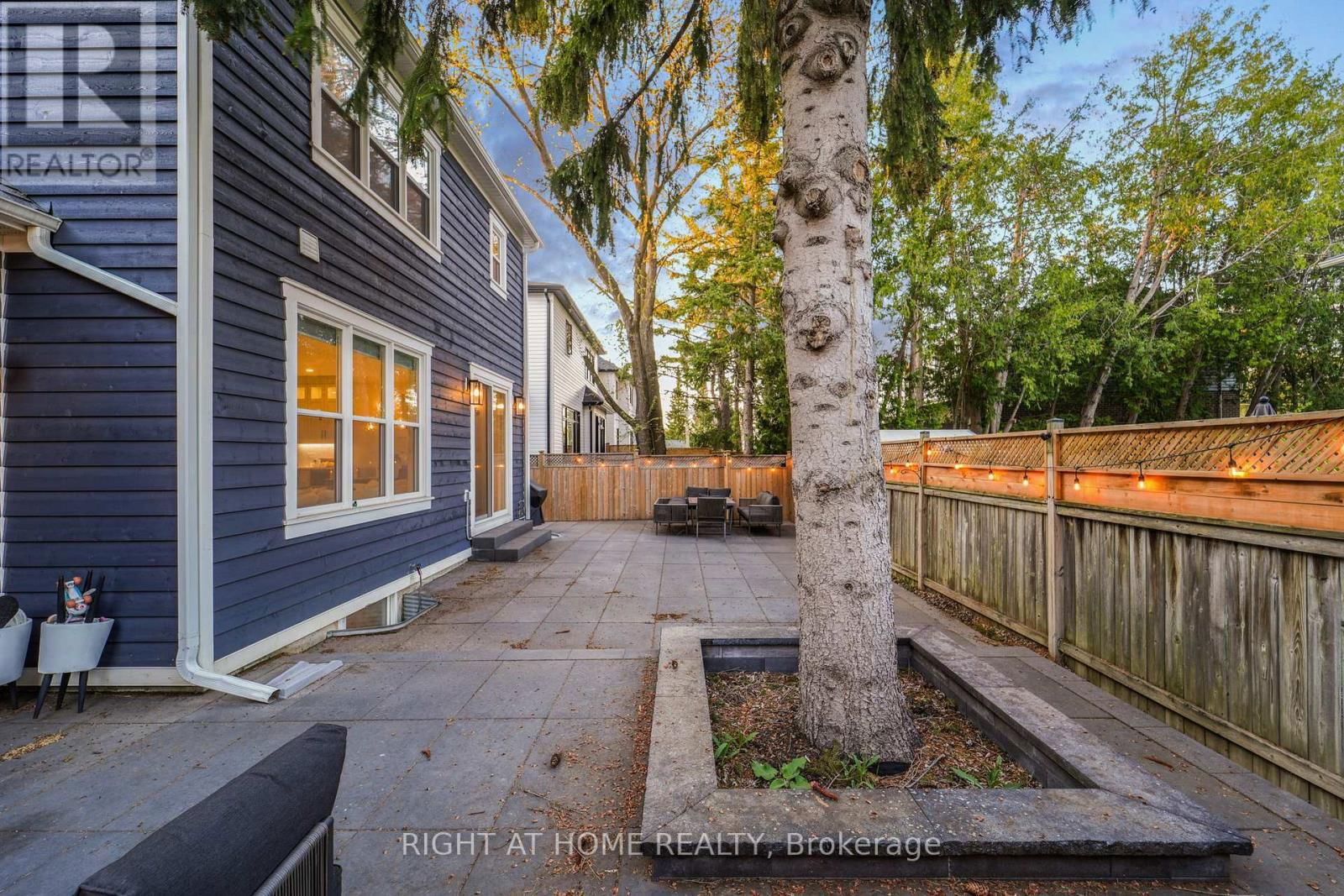 17 GEORGE STREET Image 40