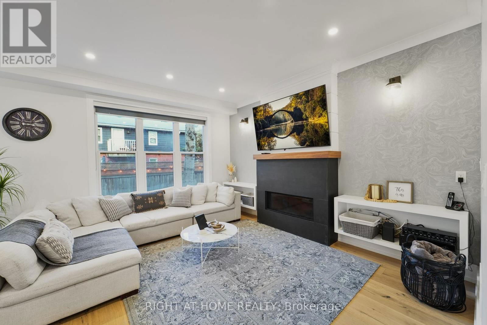 17 GEORGE STREET Image 6