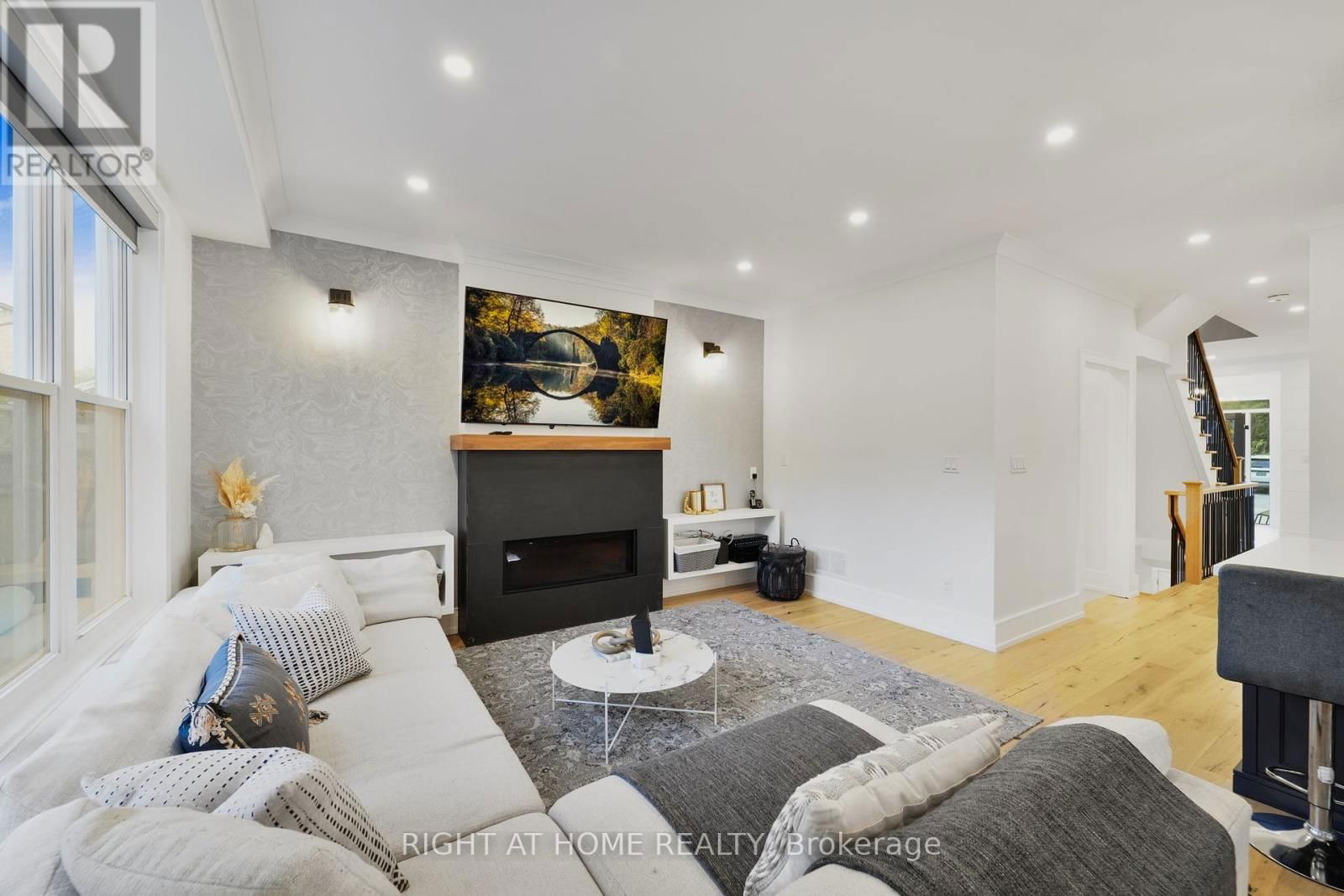 17 GEORGE STREET Image 7