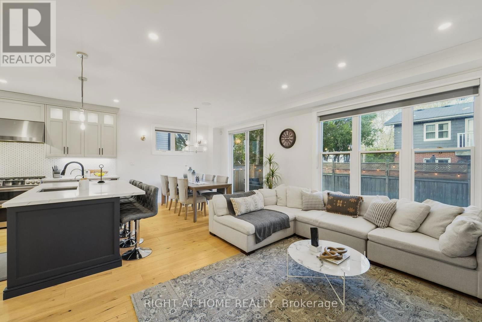 17 GEORGE STREET Image 8