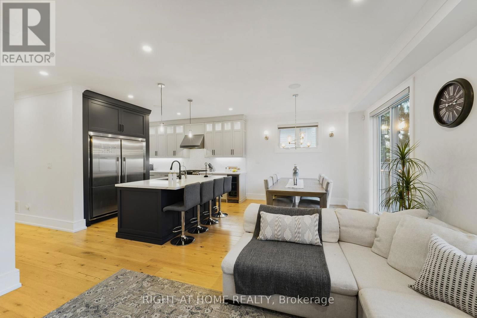 17 GEORGE STREET Image 9