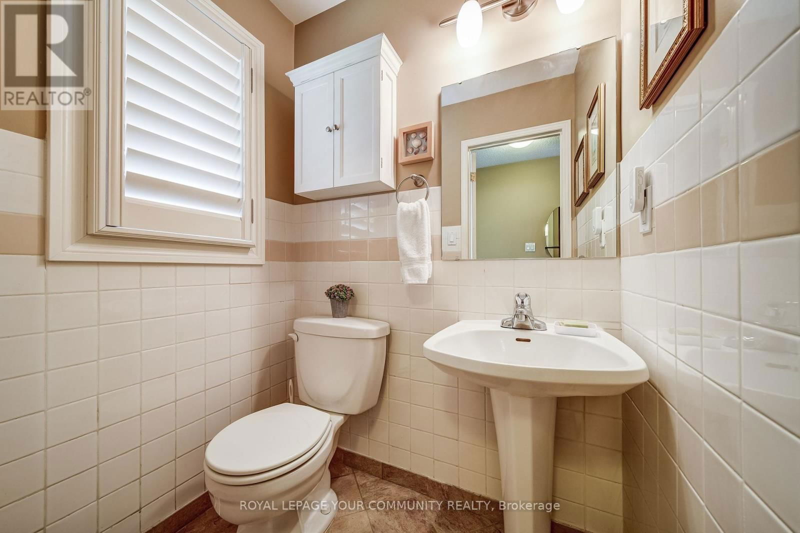 10 - 115 AVENUE ROAD Image 5