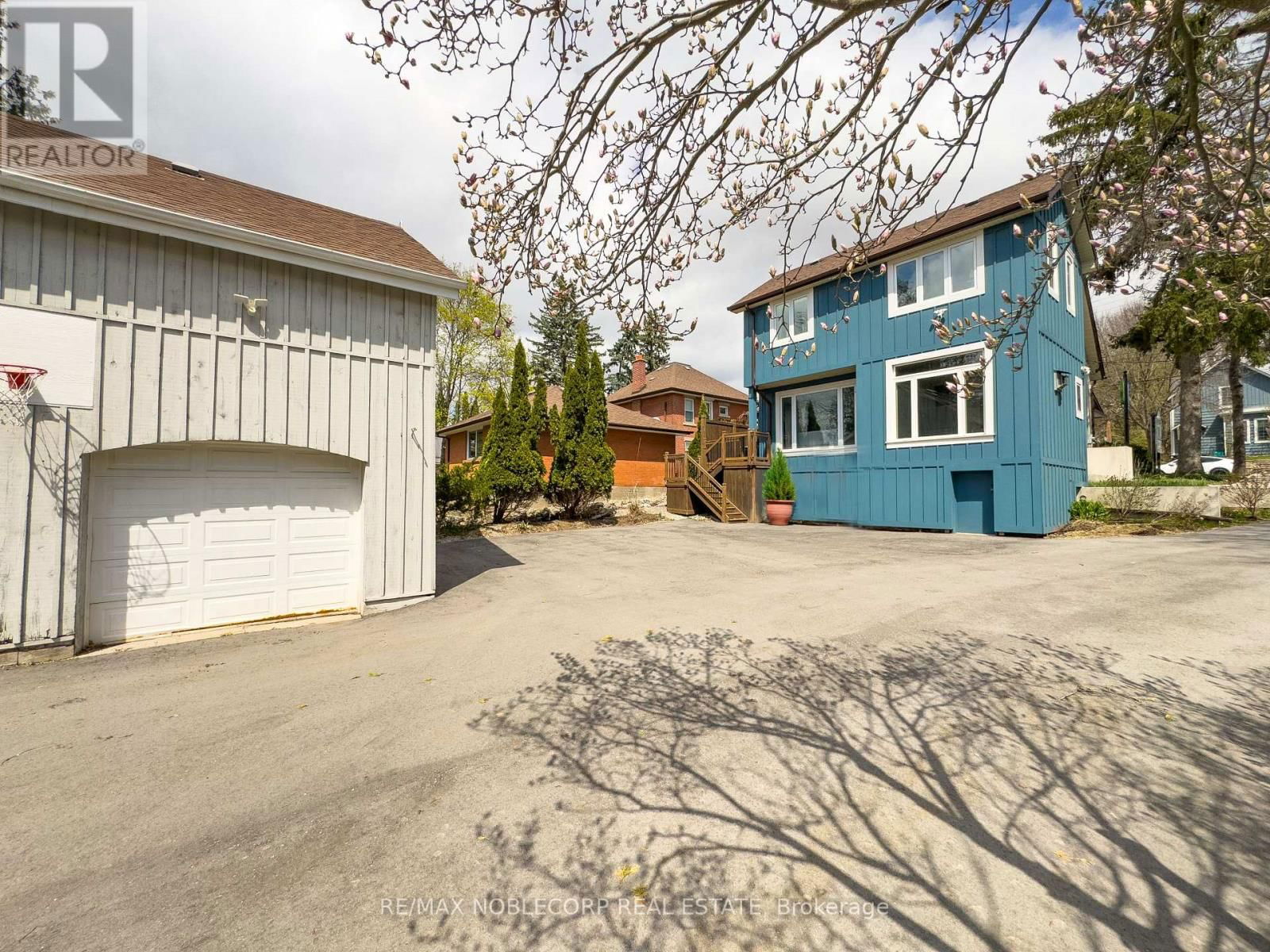 12958 KEELE STREET Image 11