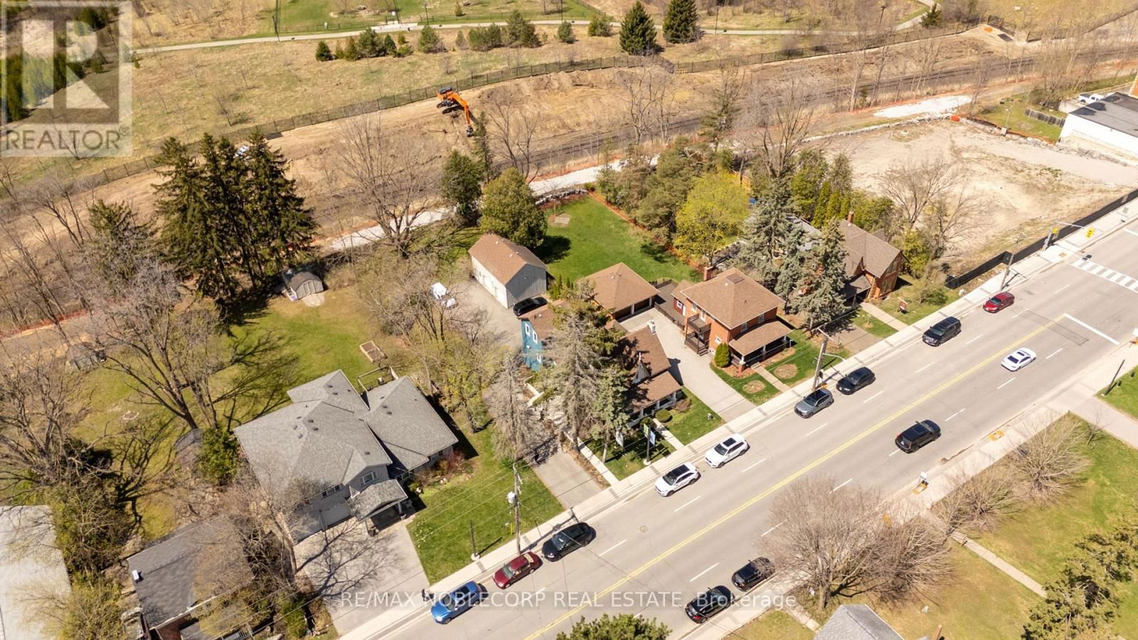 12958 KEELE STREET Image 20