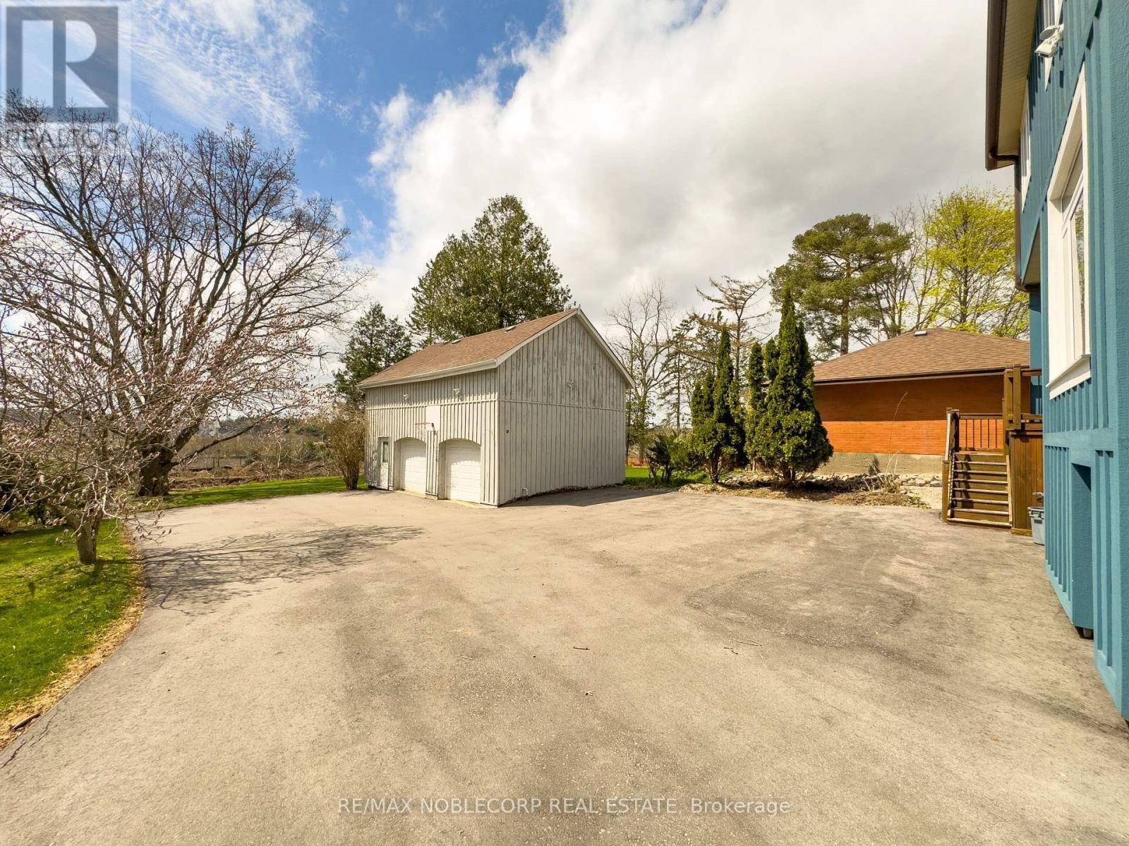 12958 KEELE STREET Image 8