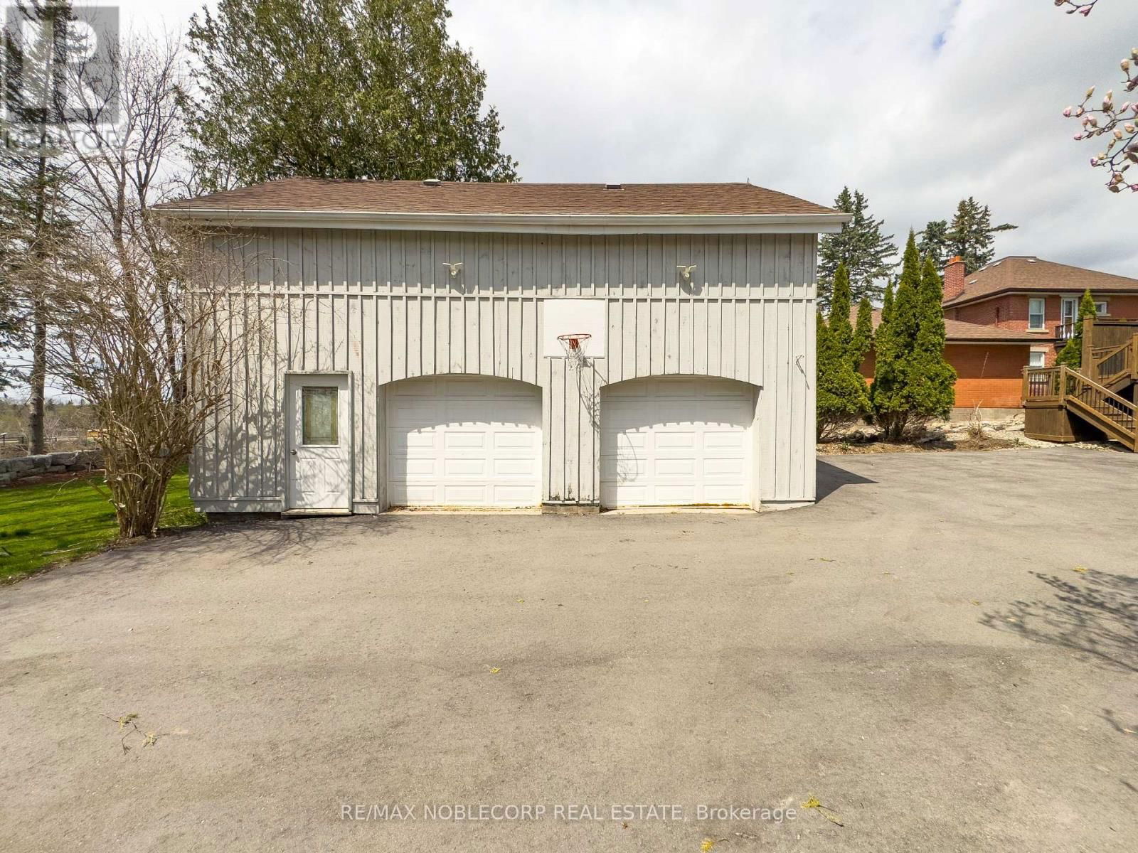 12958 KEELE STREET Image 9