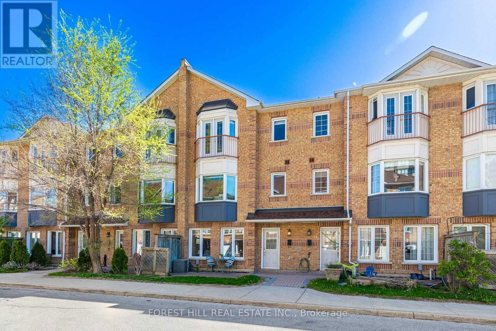 95 - 151 TOWNSGATE DRIVE Image 1
