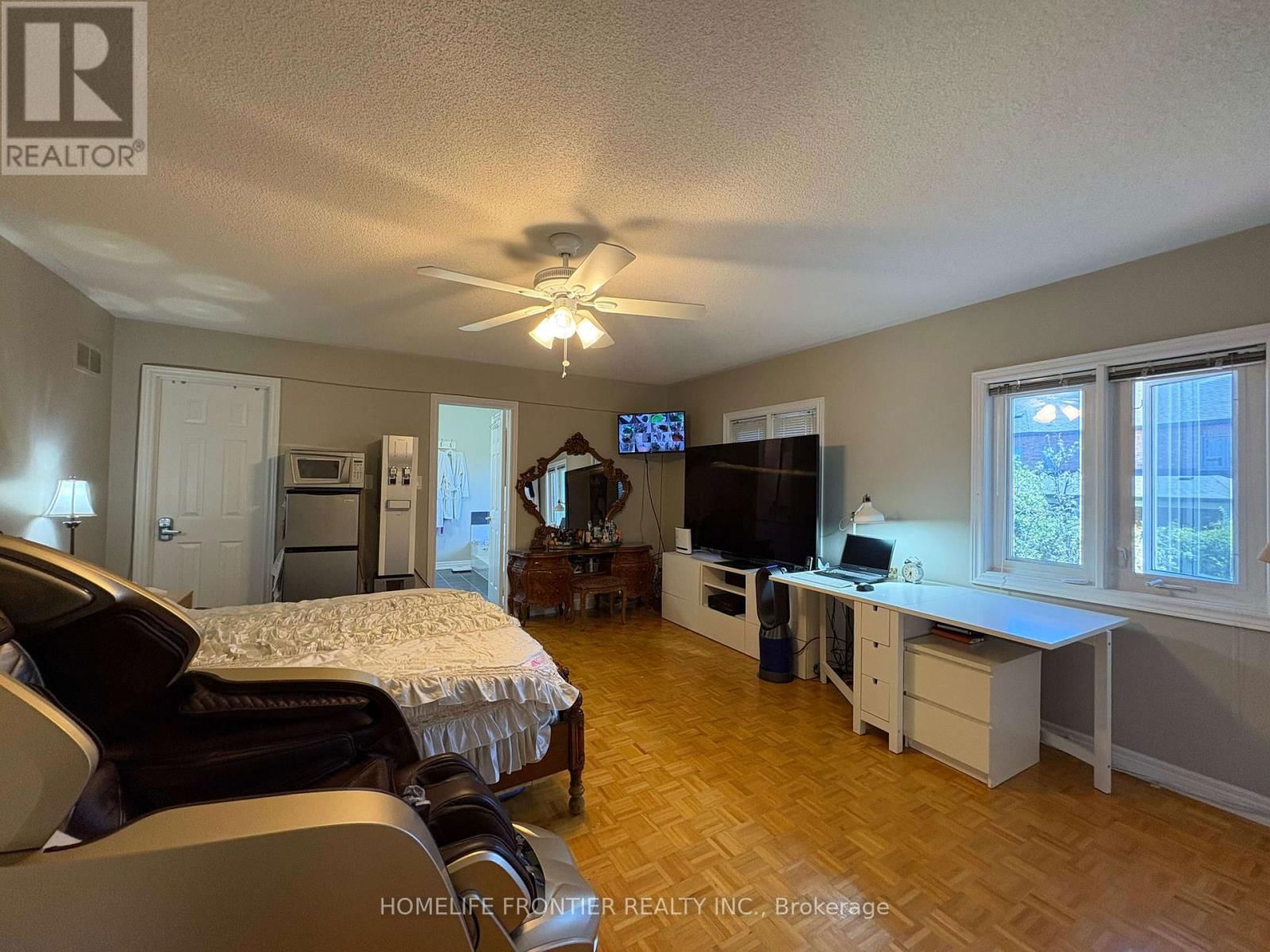 581 WYCLIFFE AVENUE Image 19
