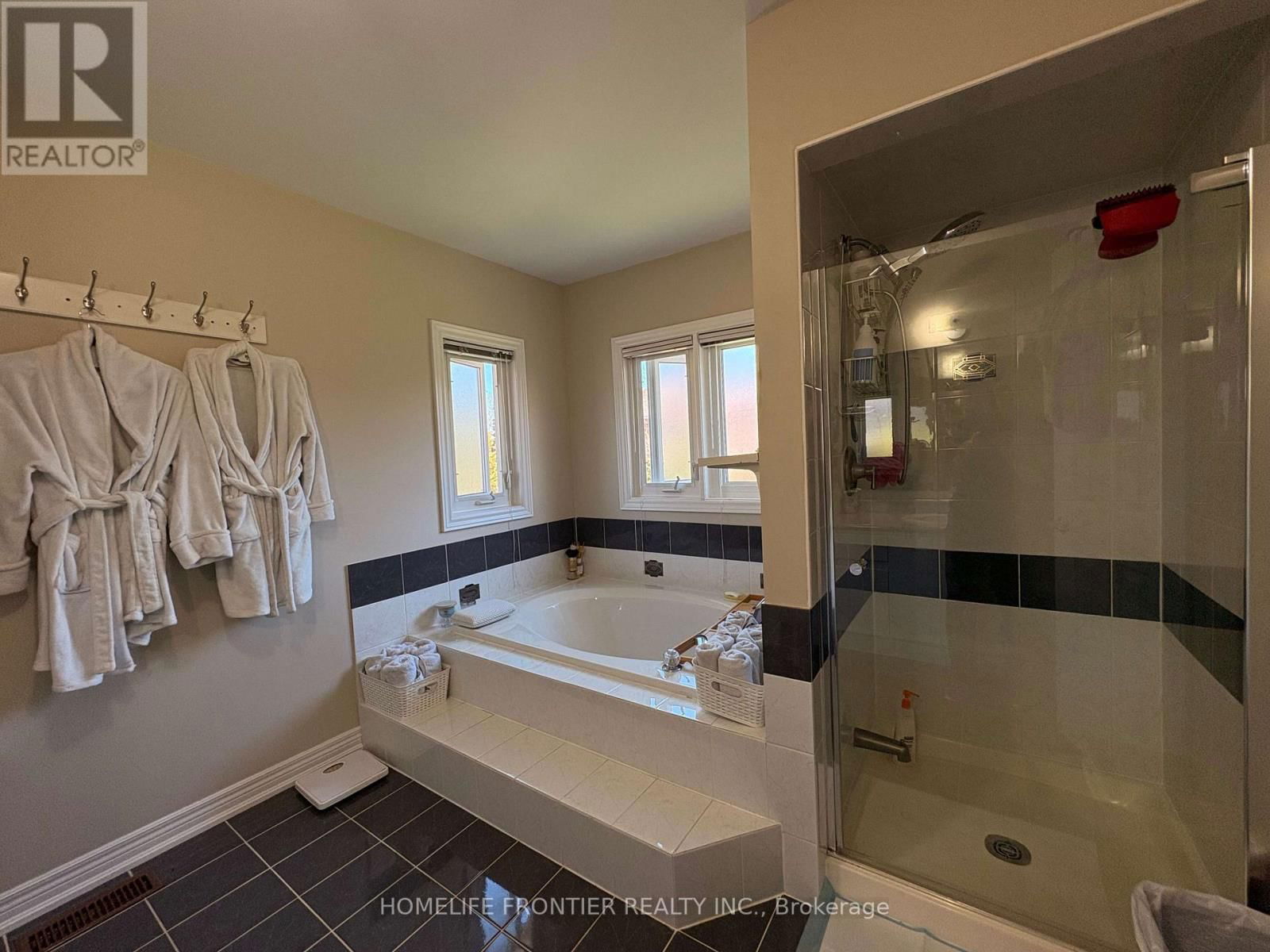 581 WYCLIFFE AVENUE Image 23
