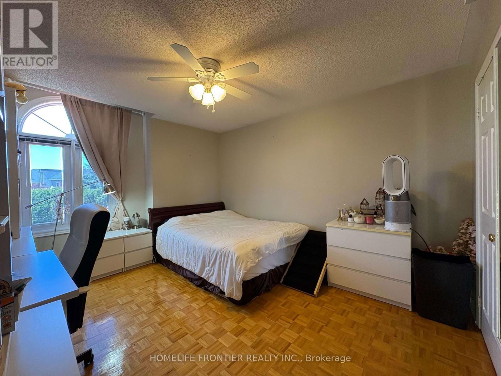 581 WYCLIFFE AVENUE Image 25