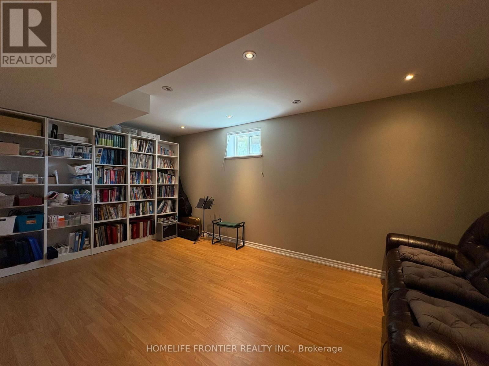 581 WYCLIFFE AVENUE Image 28