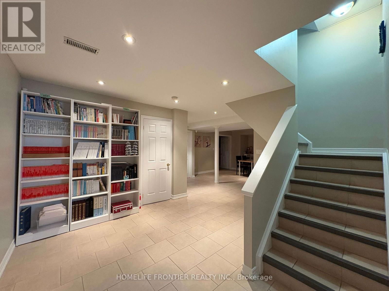 581 WYCLIFFE AVENUE Image 29