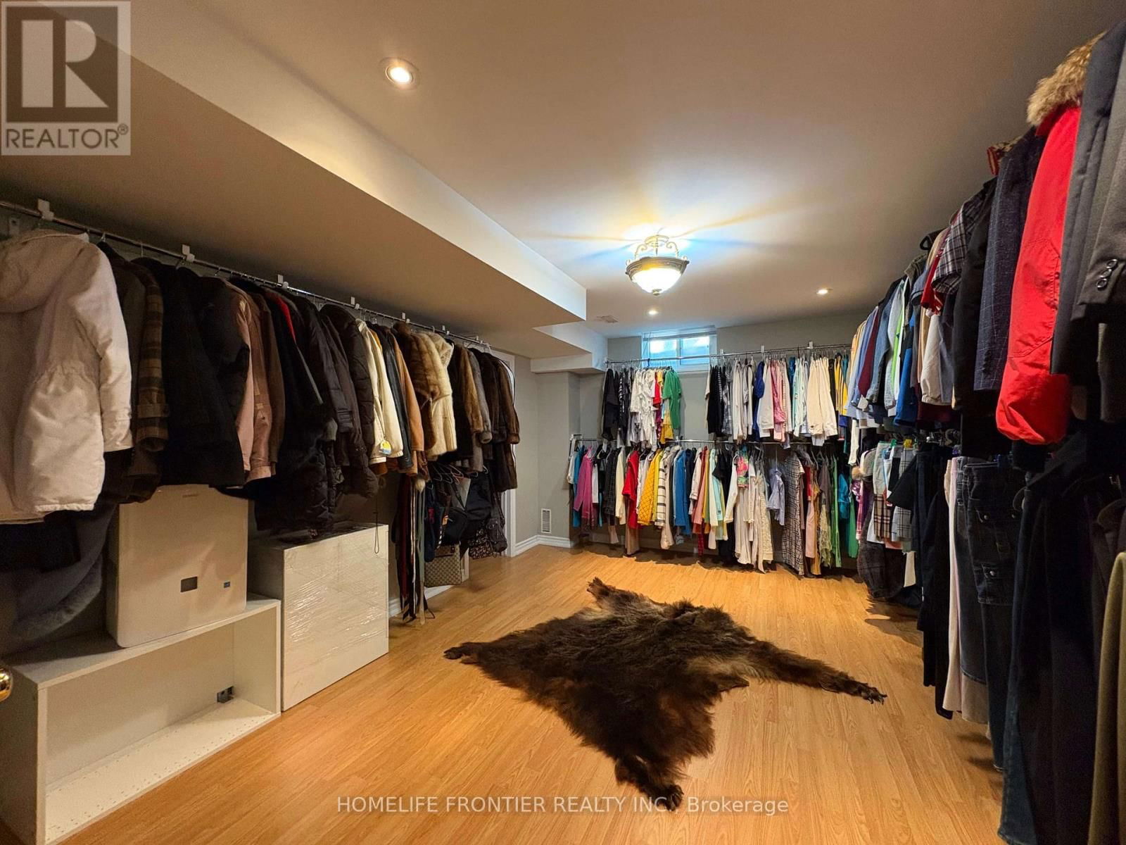 581 WYCLIFFE AVENUE Image 33