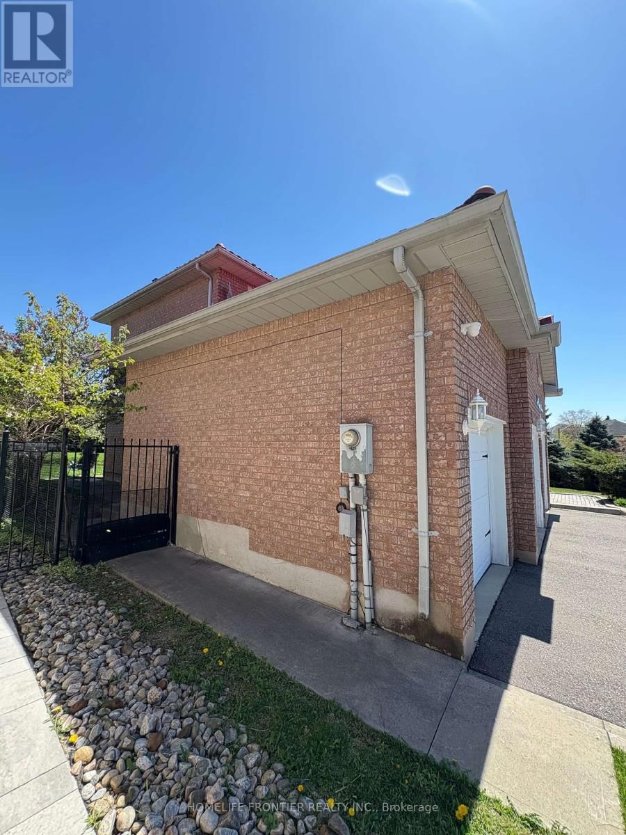 581 WYCLIFFE AVENUE Image 39