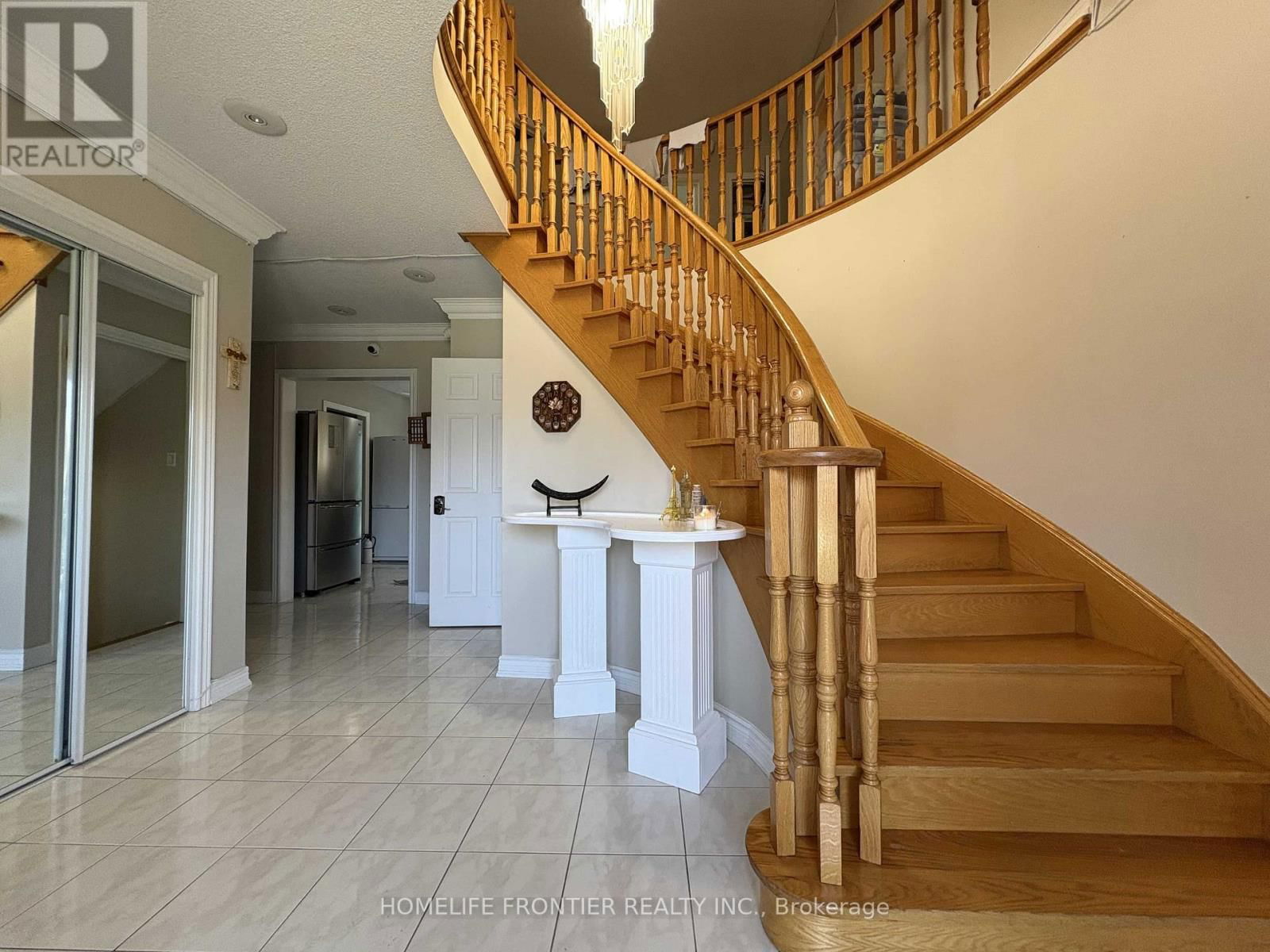 581 WYCLIFFE AVENUE Image 4