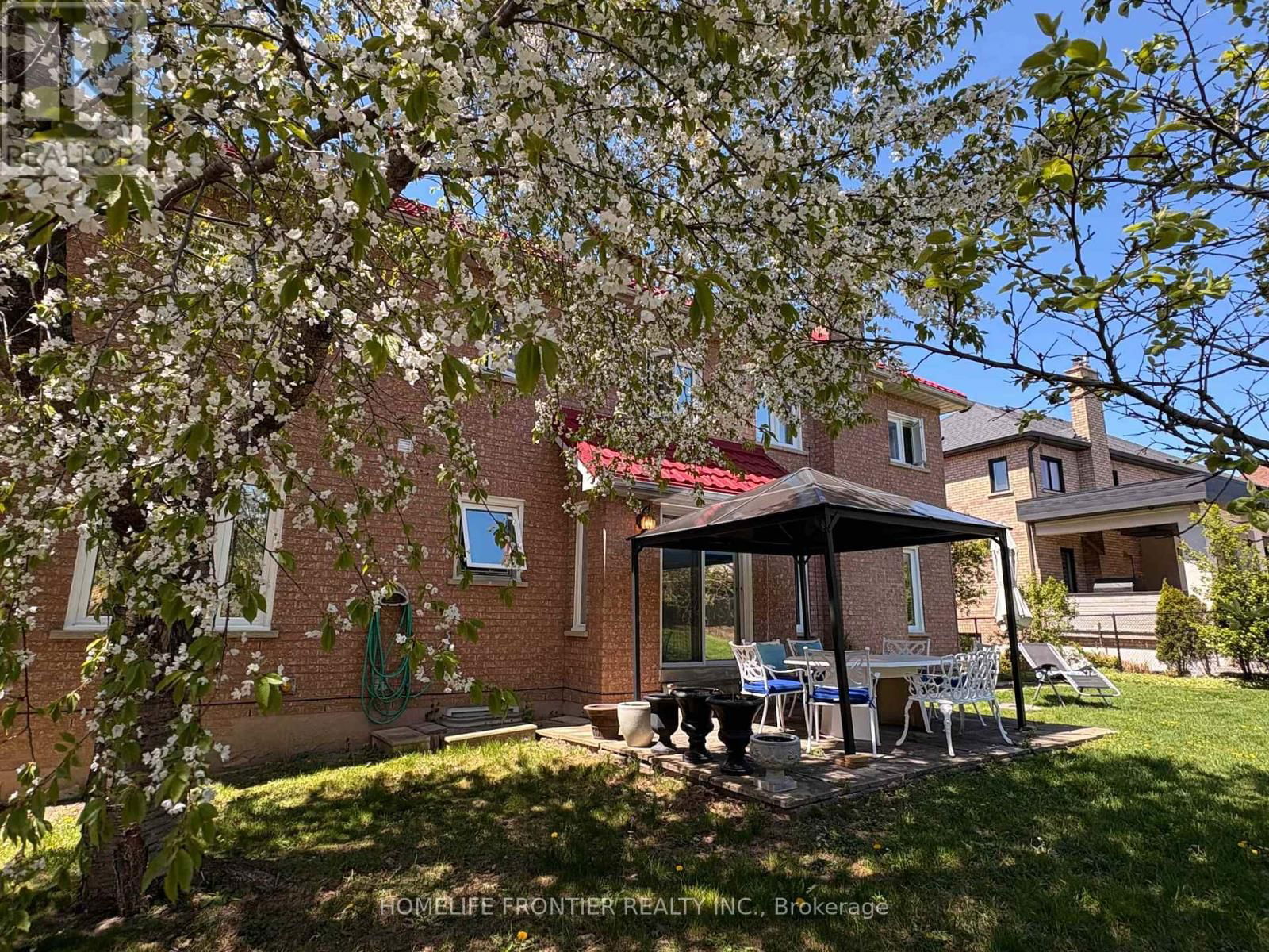 581 WYCLIFFE AVENUE Image 42