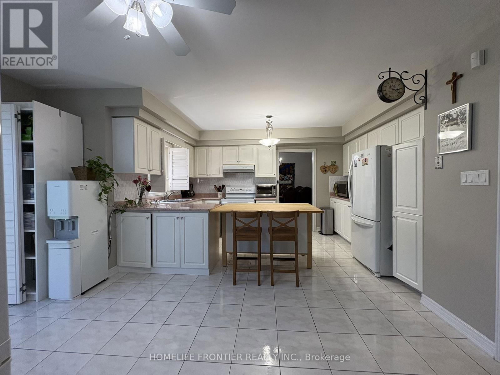 581 WYCLIFFE AVENUE Image 5