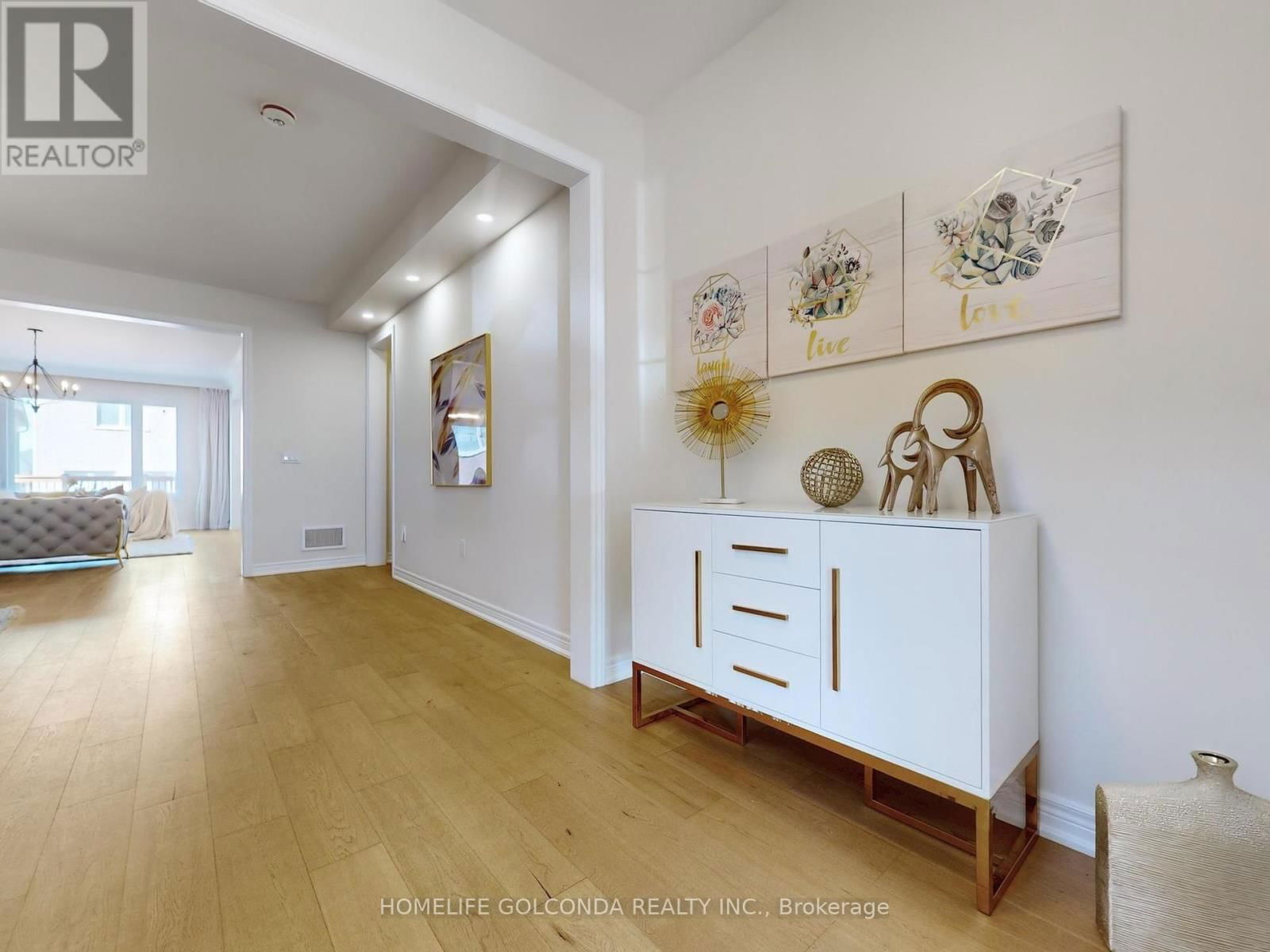 16 EASTGROVE SQUARE Image 3