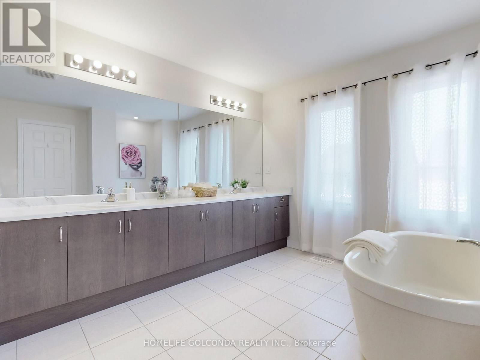 16 EASTGROVE SQUARE Image 33