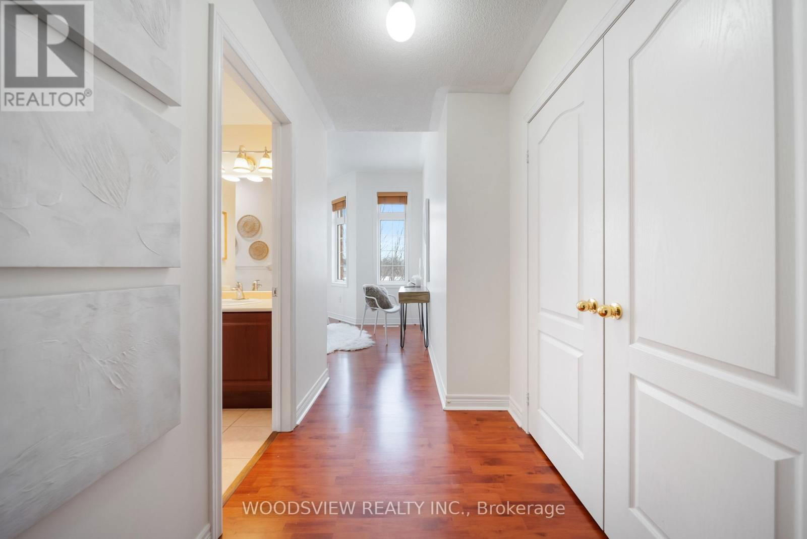 142 WEST LAWN CRESCENT Image 18