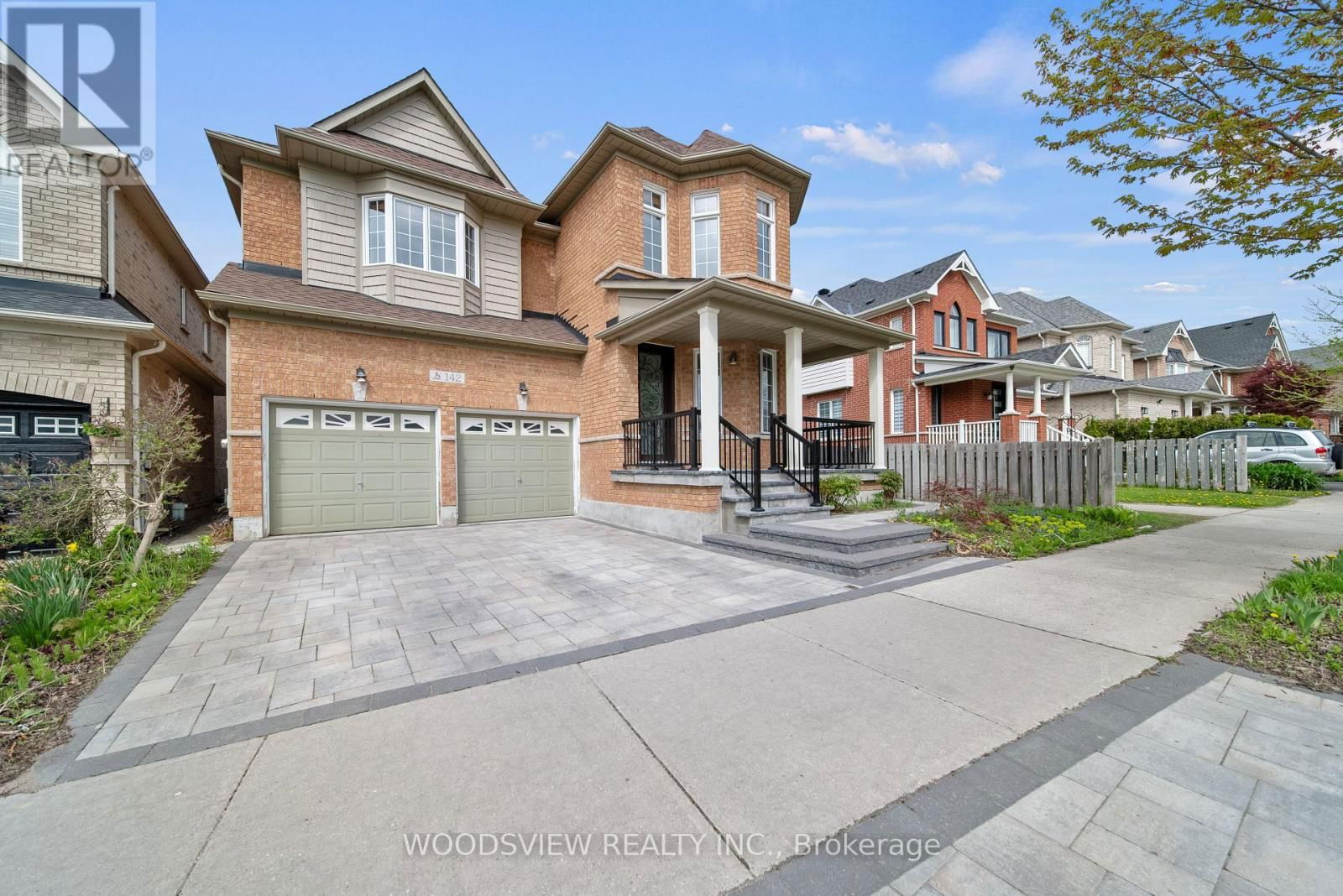 142 WEST LAWN CRESCENT Image 3