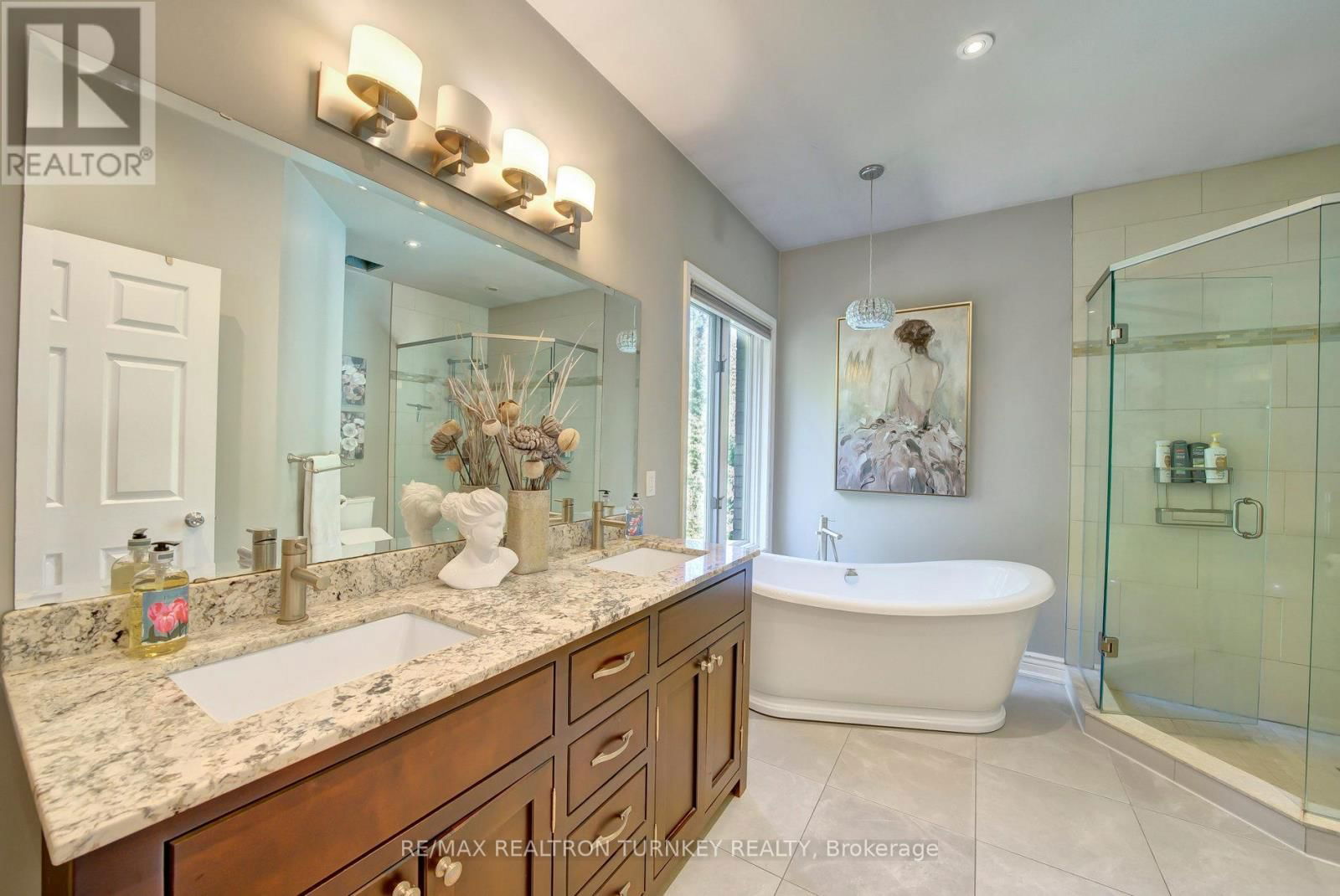 22 SHERWOOD GLEN Image 15