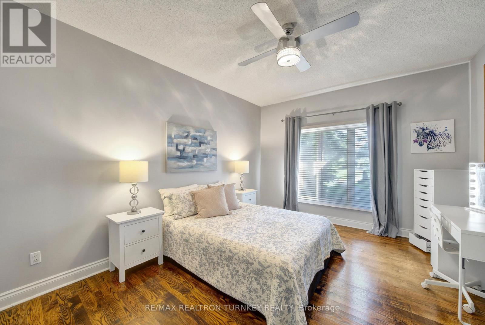 22 SHERWOOD GLEN Image 17
