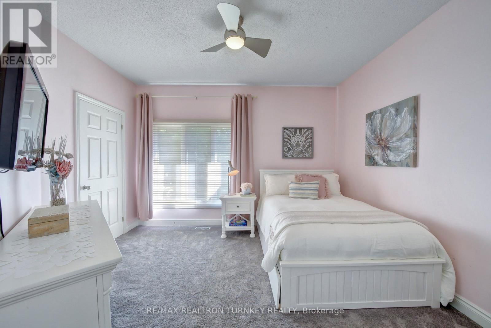 22 SHERWOOD GLEN Image 19