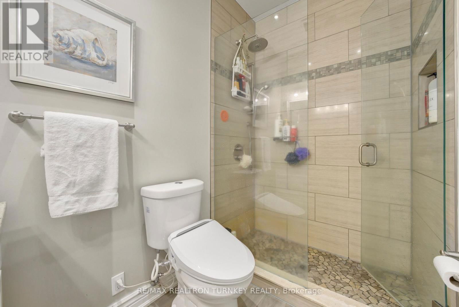 22 SHERWOOD GLEN Image 21