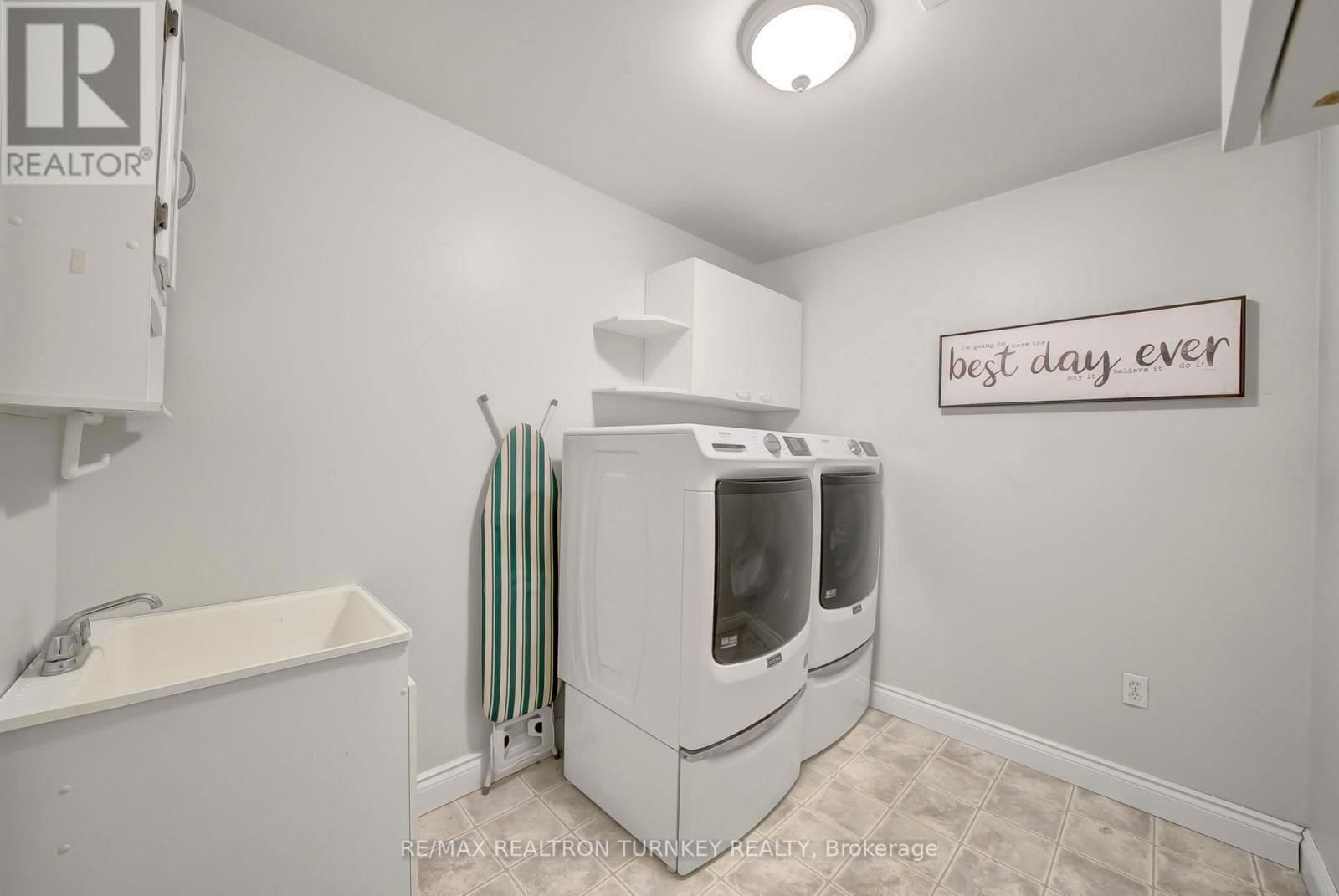 22 SHERWOOD GLEN Image 28