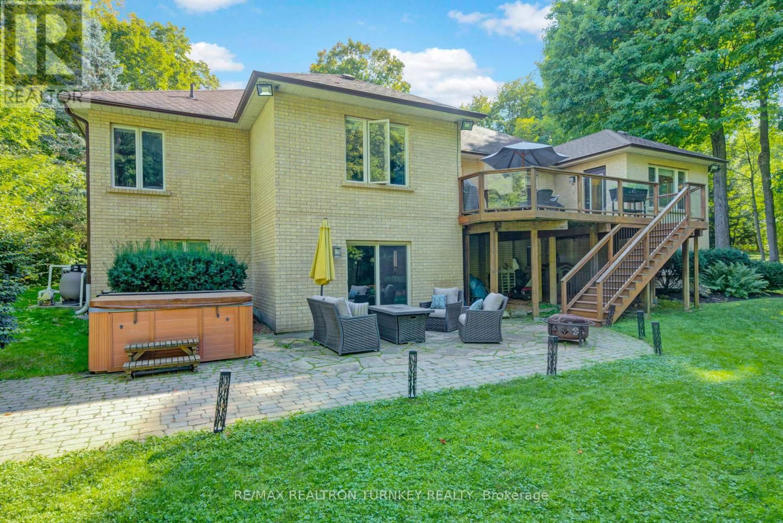 22 SHERWOOD GLEN Image 31