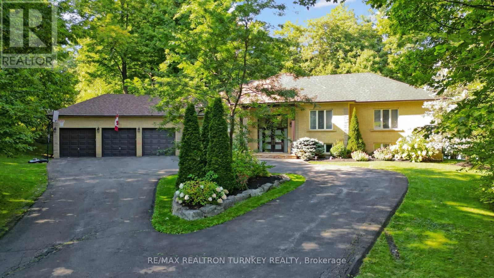 22 SHERWOOD GLEN Image 33