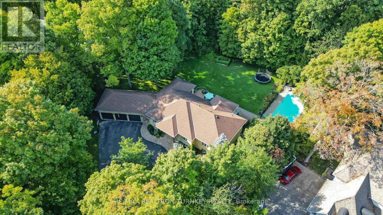 22 SHERWOOD GLEN Image 34