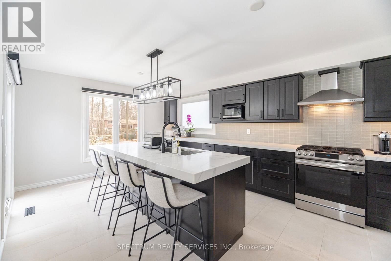 52 FRENCH CRESCENT Image 15