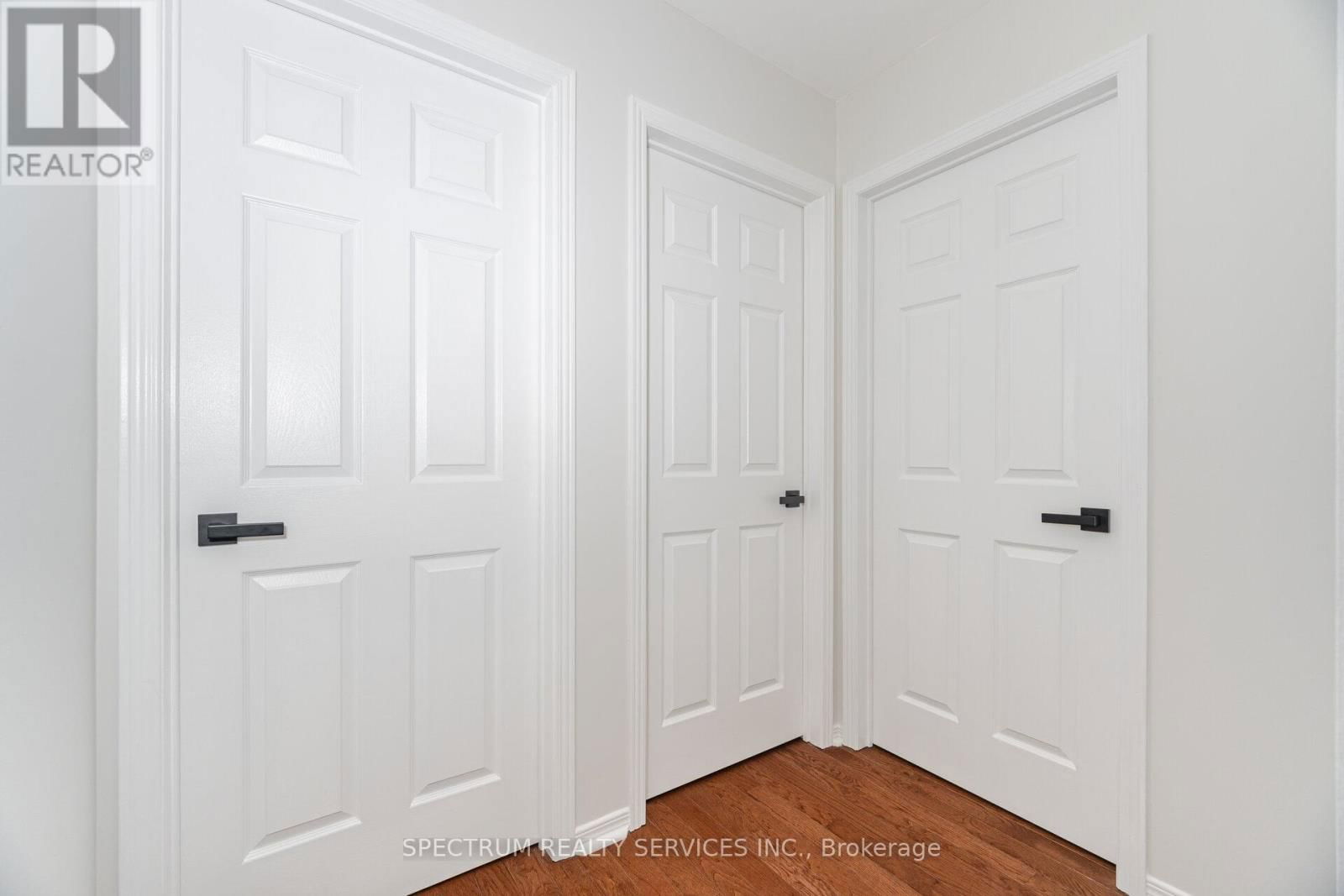 52 FRENCH CRESCENT Image 21