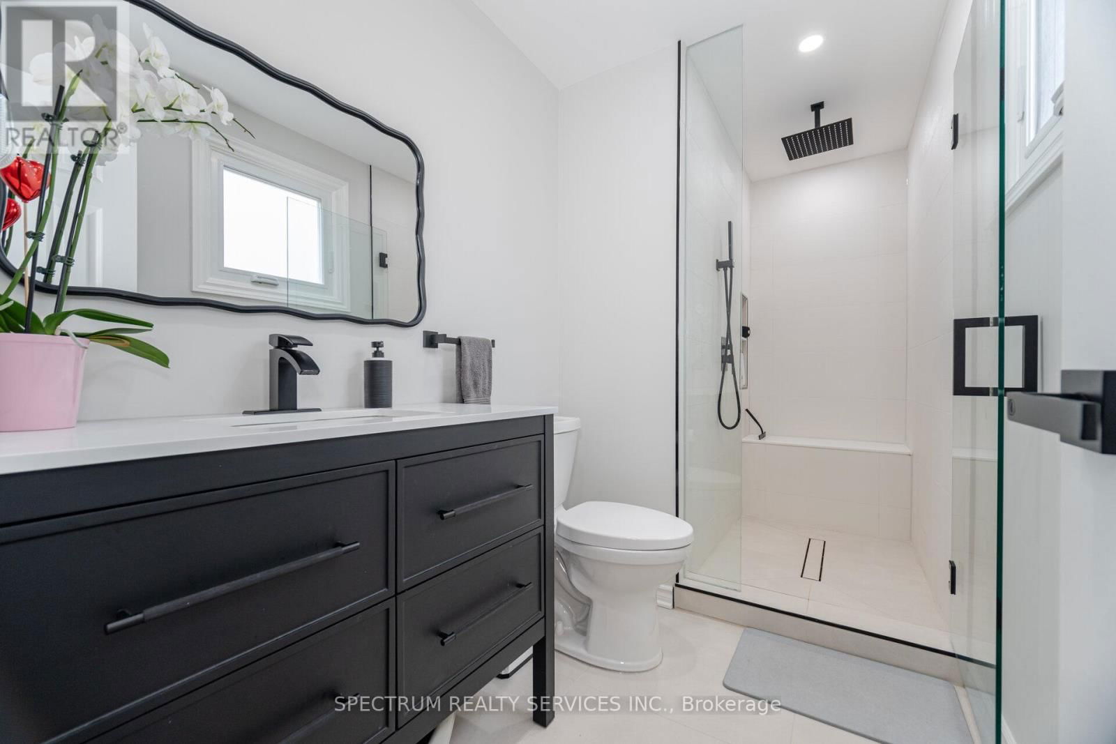 52 FRENCH CRESCENT Image 25