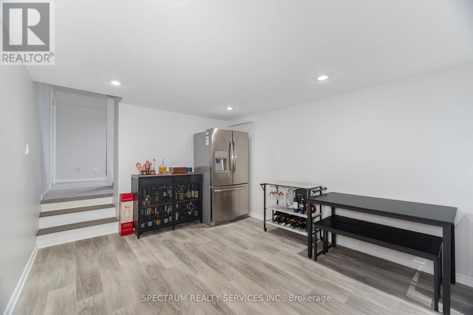 52 FRENCH CRESCENT Image 37