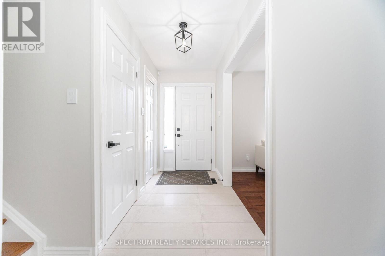 52 FRENCH CRESCENT Image 7