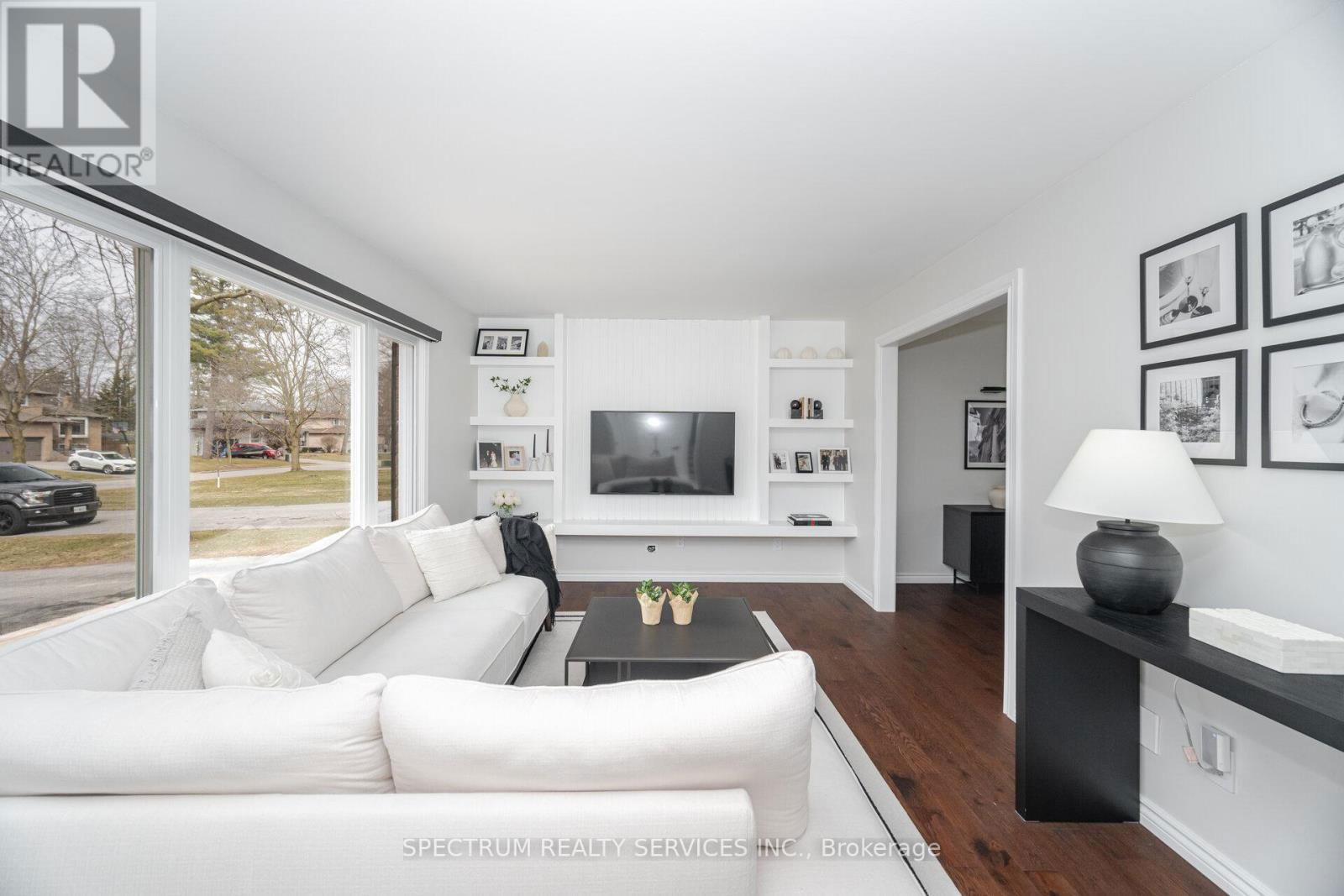 52 FRENCH CRESCENT Image 9