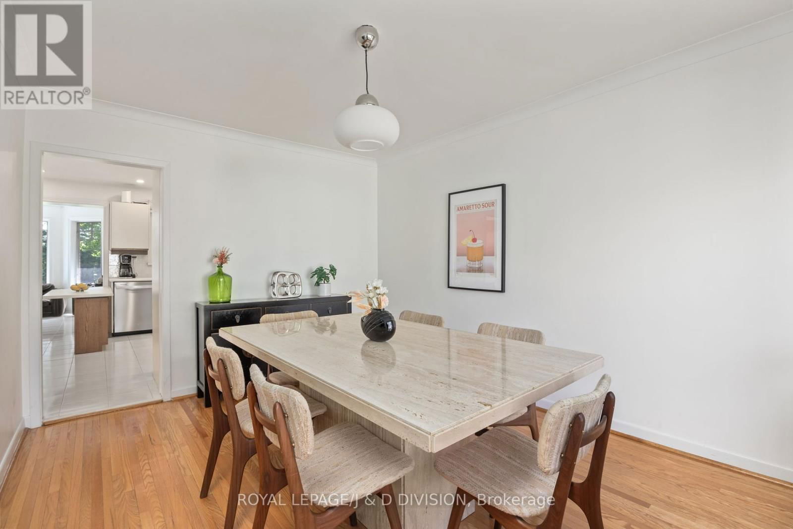 33 ALMOND AVENUE Image 14