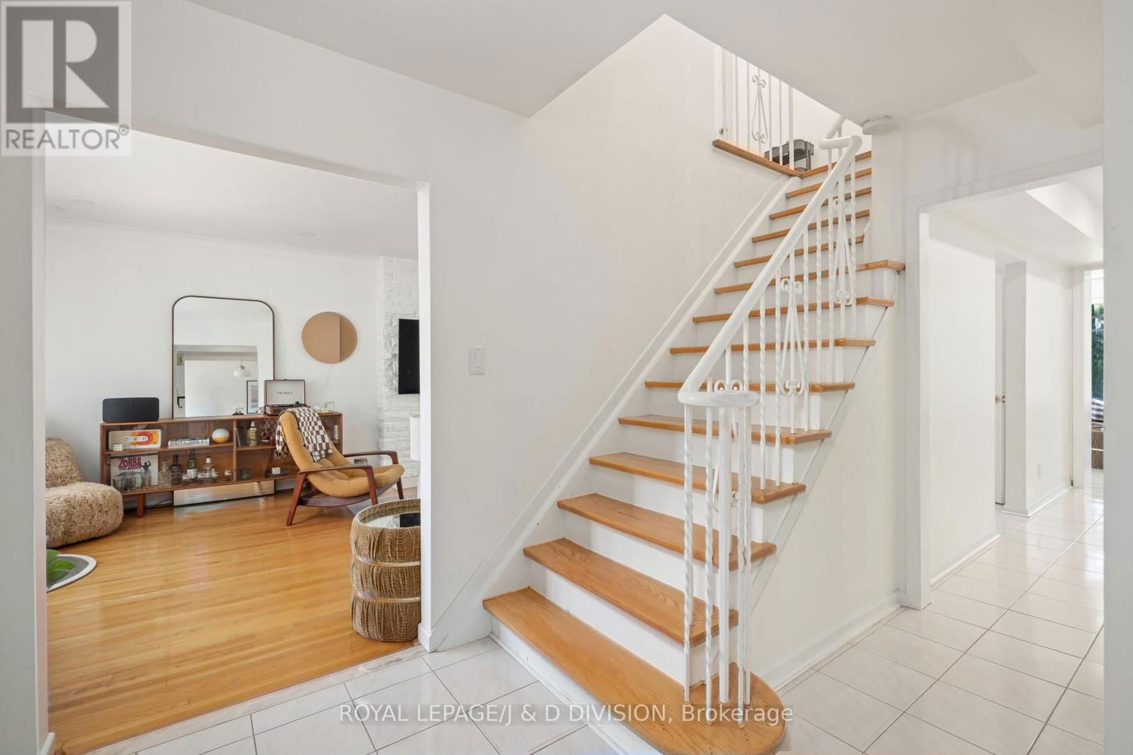 33 ALMOND AVENUE Image 16