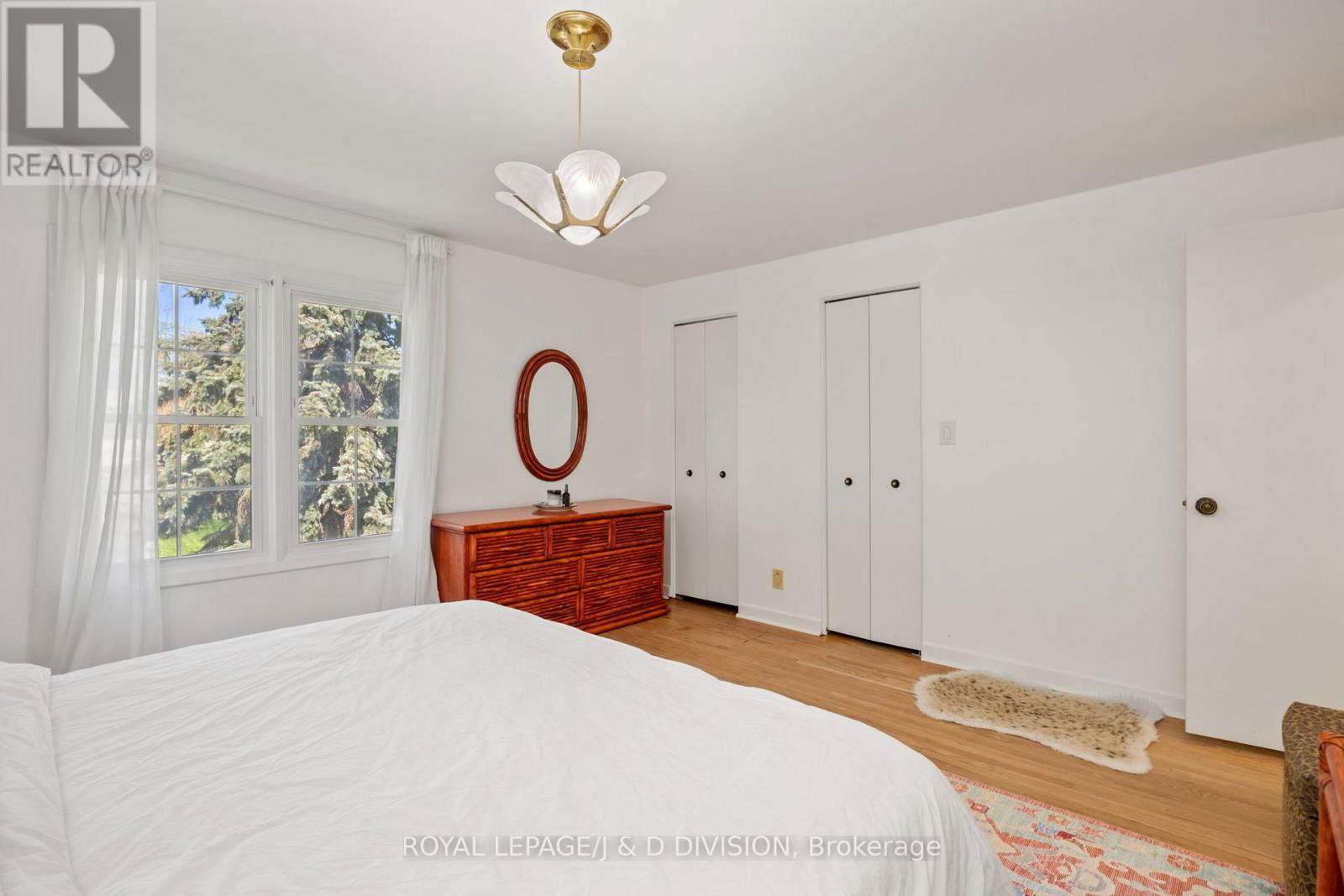 33 ALMOND AVENUE Image 19