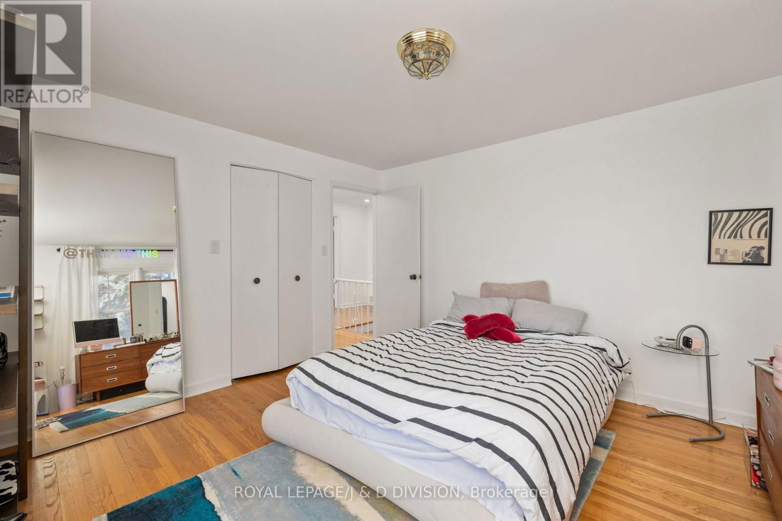 33 ALMOND AVENUE Image 21