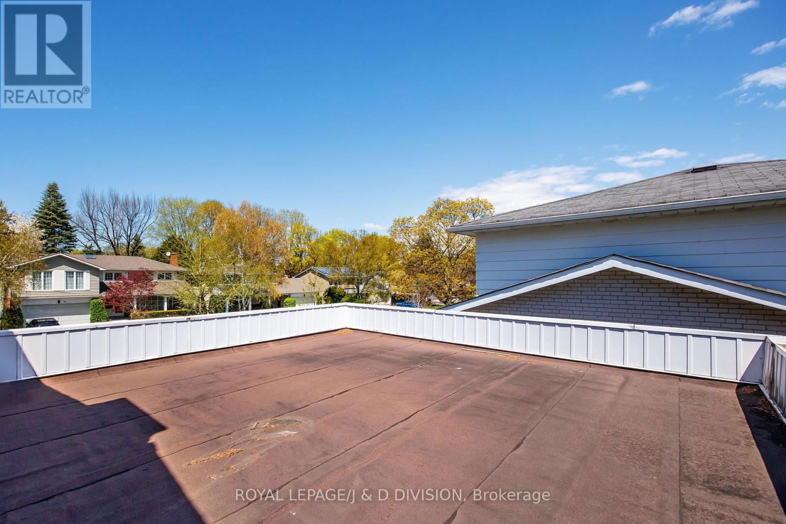 33 ALMOND AVENUE Image 22