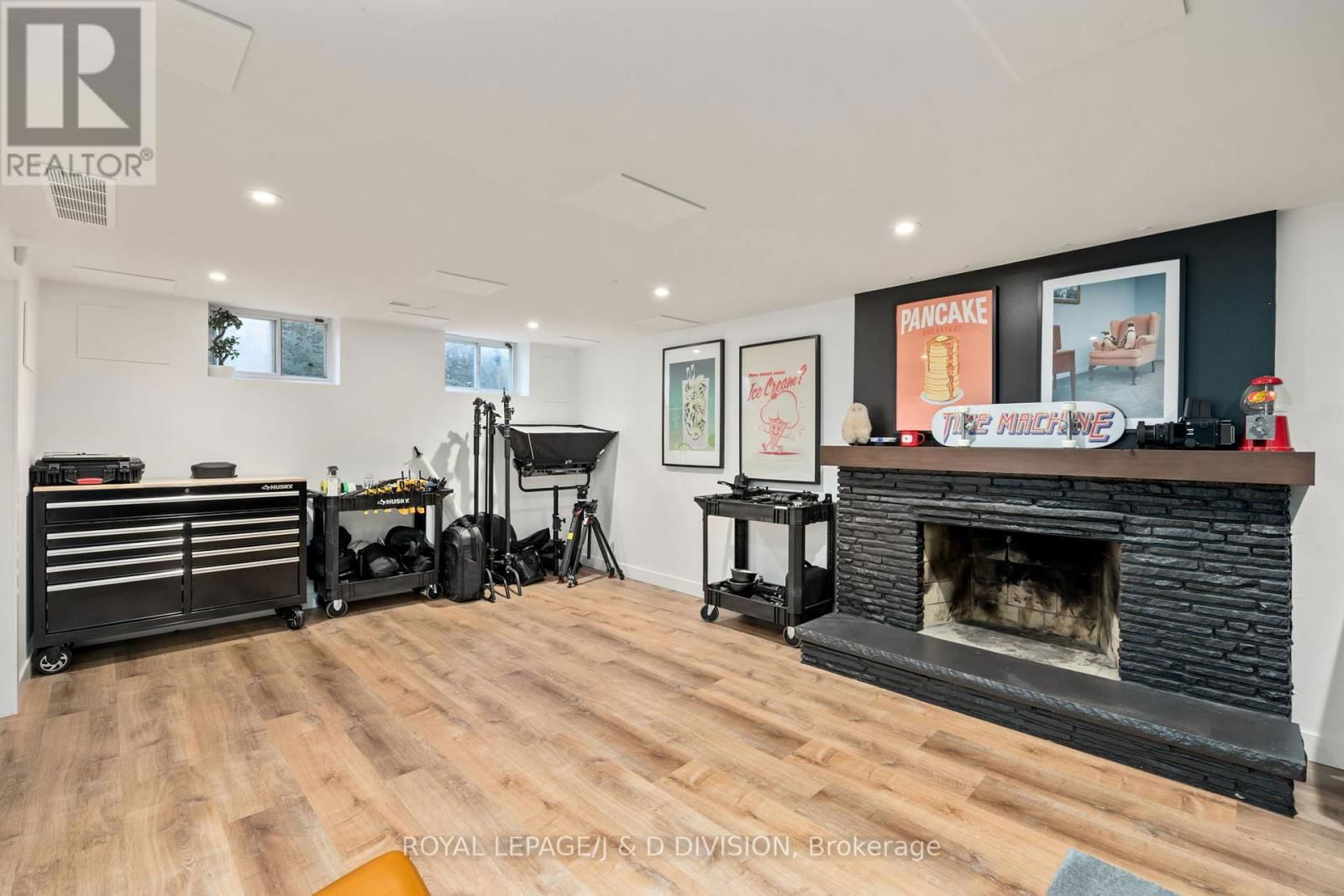 33 ALMOND AVENUE Image 28