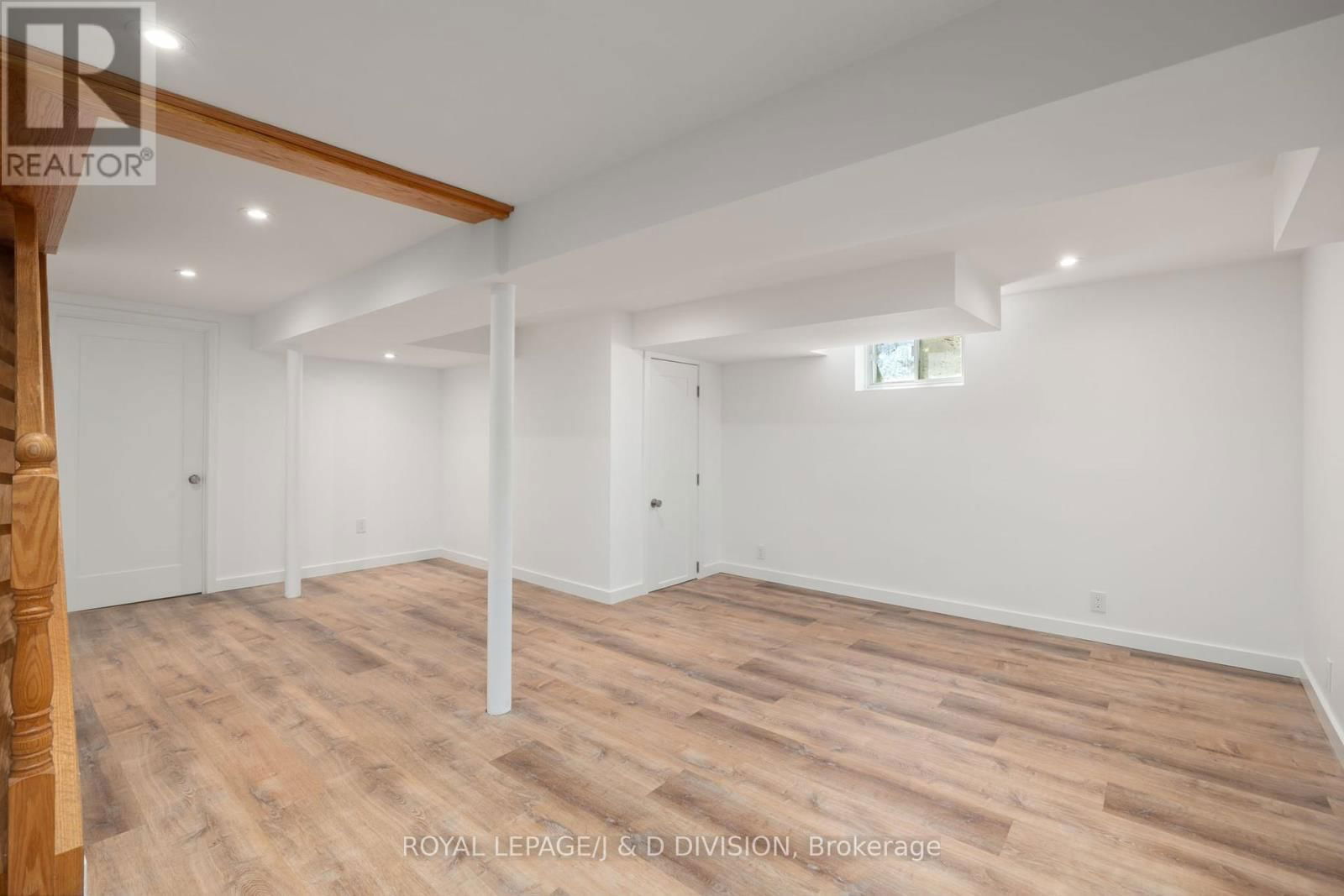 33 ALMOND AVENUE Image 29